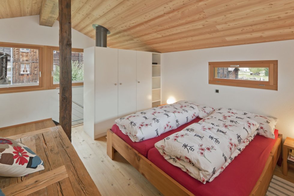 Umbau Stall bzw. Wohnhaus im Goms - Schlafzimmer