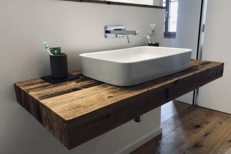 Umbau Stall bzw. Wohnhaus im Goms - Badezimmer 