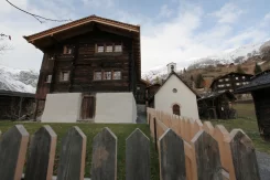 Umbau Stall bzw. Wohnhaus im Goms - Aussenansicht 