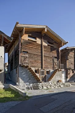 Umbau Stall bzw. Wohnhaus im Goms - Aussenansicht 