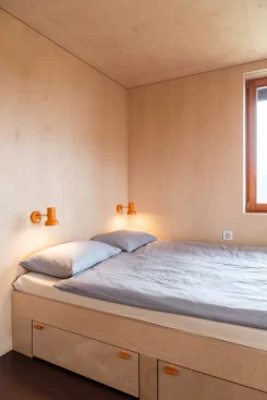 Umbau Stall bzw. Wohnhaus im Wallis - Schlafzimmer