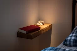 Umbau Stall bzw. Wohnhaus im Goms - Schlafzimmer