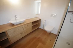 Umbau Stall bzw. Wohnhaus im Wallis - Badezimmer